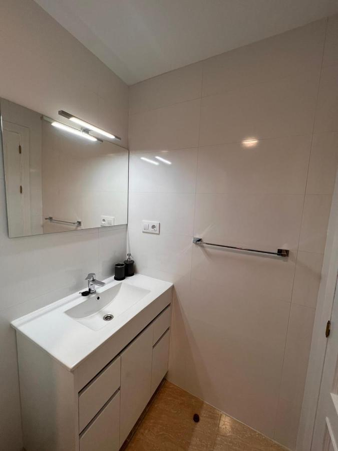 Torremolinos Centro - Beautiful , Newly Renovated 2 Bedroom Apartment Kültér fotó